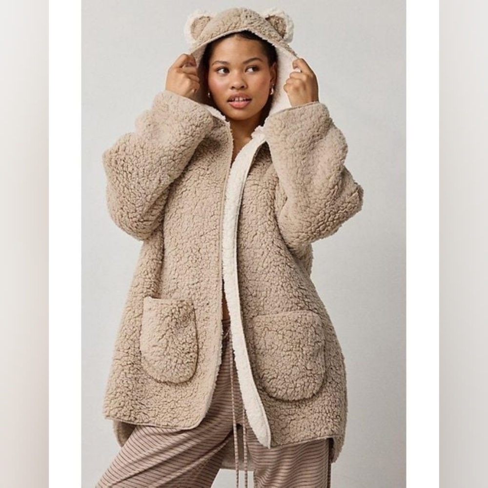 NWOT Urban Outfitters Out From Under Cloud Nine Sherpa Reversible Fleece - Picture 2 of 5